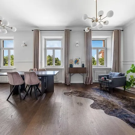 Stylish And Spacious In Old Town Of Vs アパート *