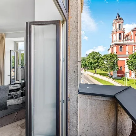 Stylish And Spacious In Old Town Of Vs *